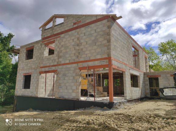 Elévation de la maçonnerie de l'étage d'une maison à QUINT-FONSEGRIVES