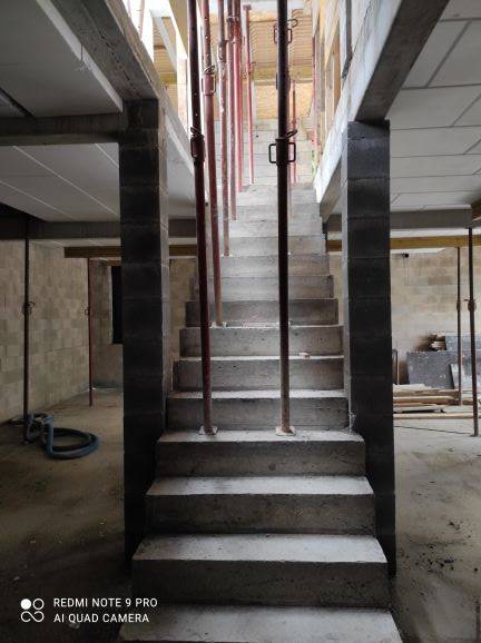 Elévation de la maçonnerie de l'étage d'une maison à QUINT-FONSEGRIVES
